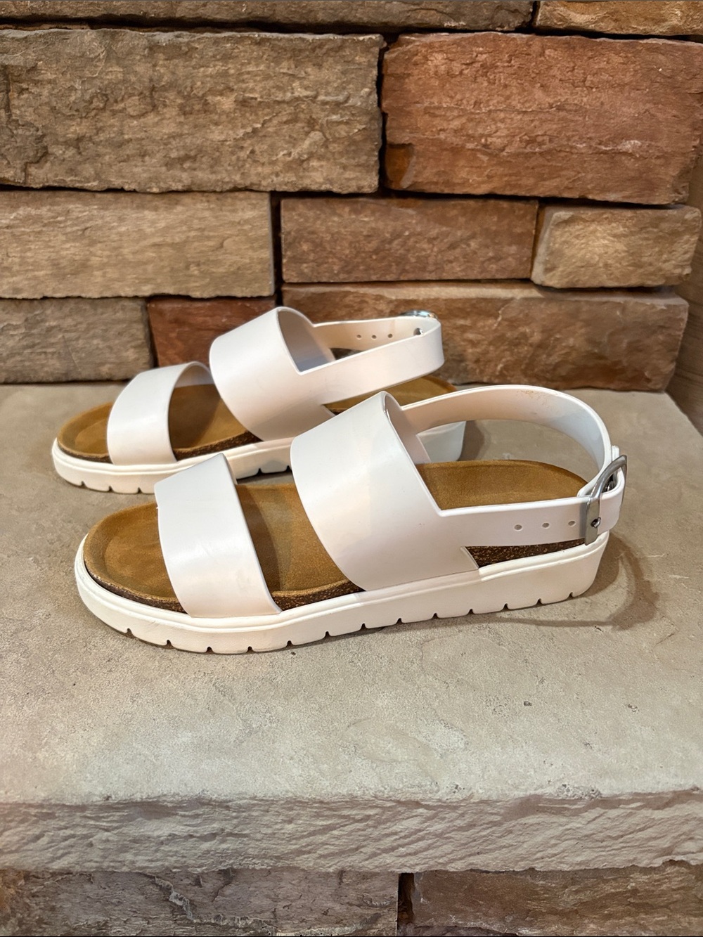 Matt & Nat sz 37 (6) white summer sandals